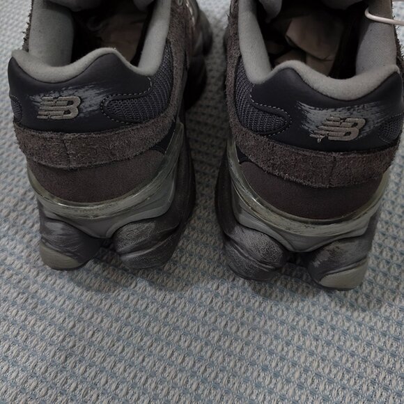 New Balance 9060 Sneakers In Dark Grey - Picture 7 of 8